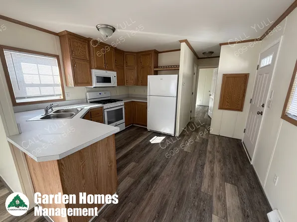 703 Pineview Ave, Egg Harbor Township, NJ 08234