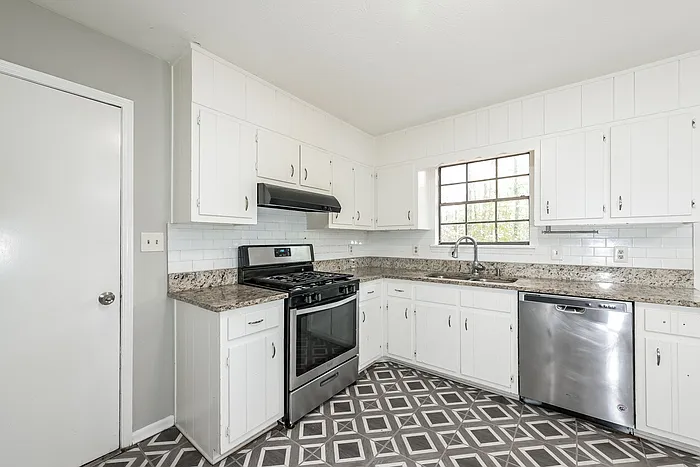 6957 Cedar Hill Ct — Photo 6