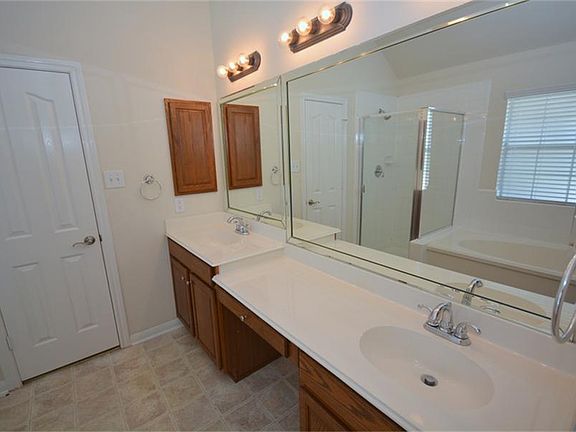 5th image of 11511 Grimes Ave