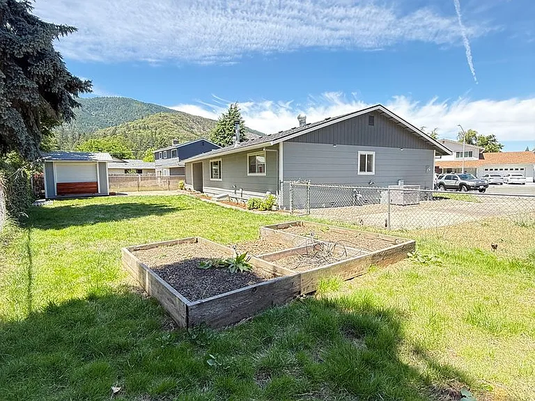 112 Hickory Dr — Photo 21