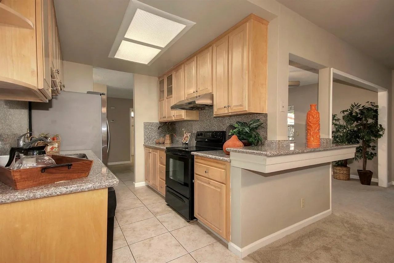 1 bed, 160 sqft, $1,150 — Photo 2
