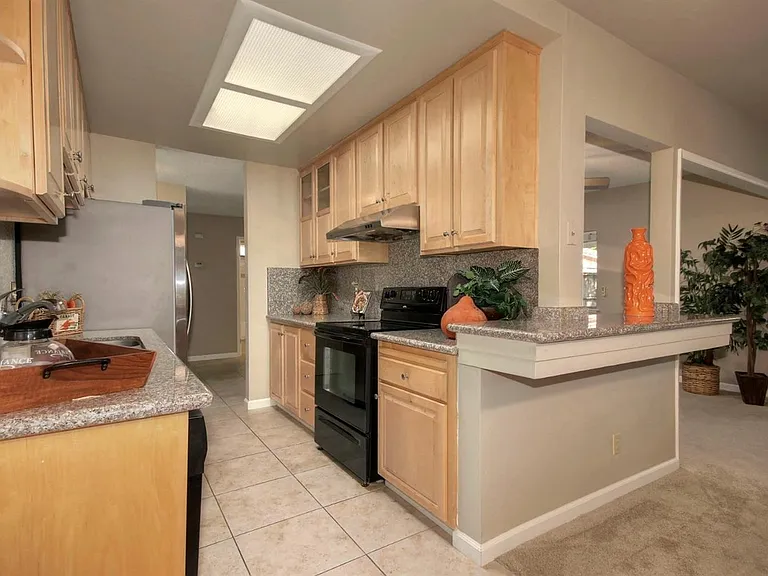 810 Braddock Ct #1 — Photo 2