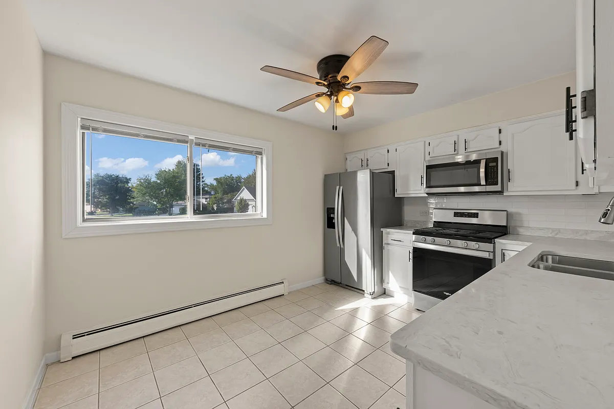 Building Photo - 1577 Jill Ct #201
