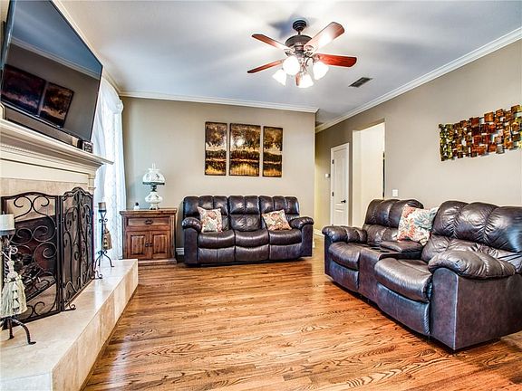 4th image of 149 Windham Cir