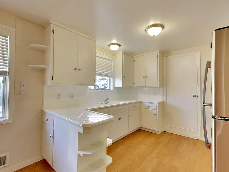 394 Union St — Photo 4