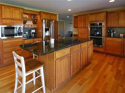3rd image of 315 Congdon Dr