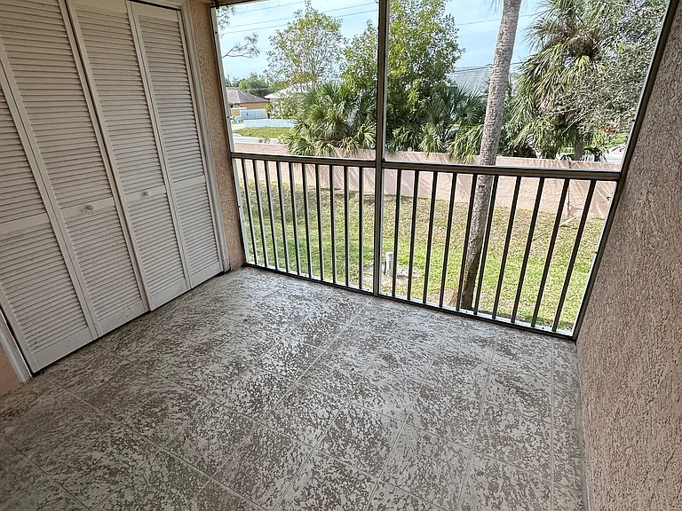 26747 Little John Ct #10 — Photo 7