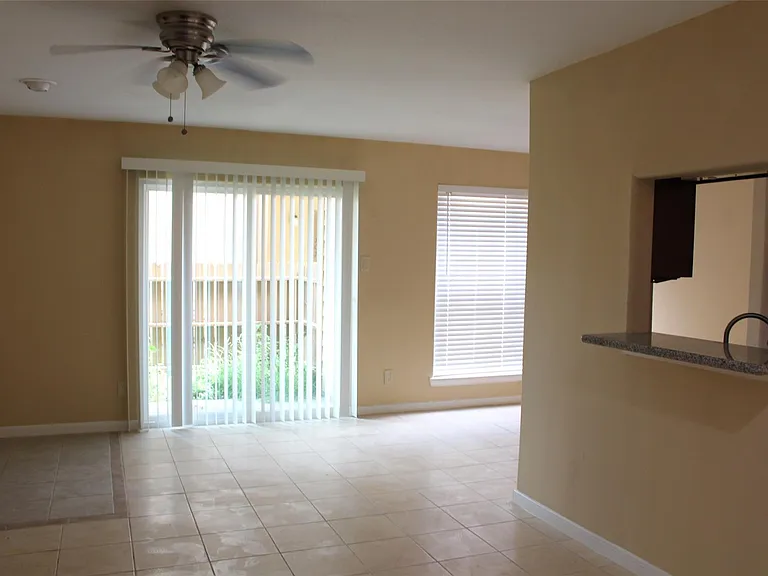 16111 Aspenglenn Dr #609 — Photo 4