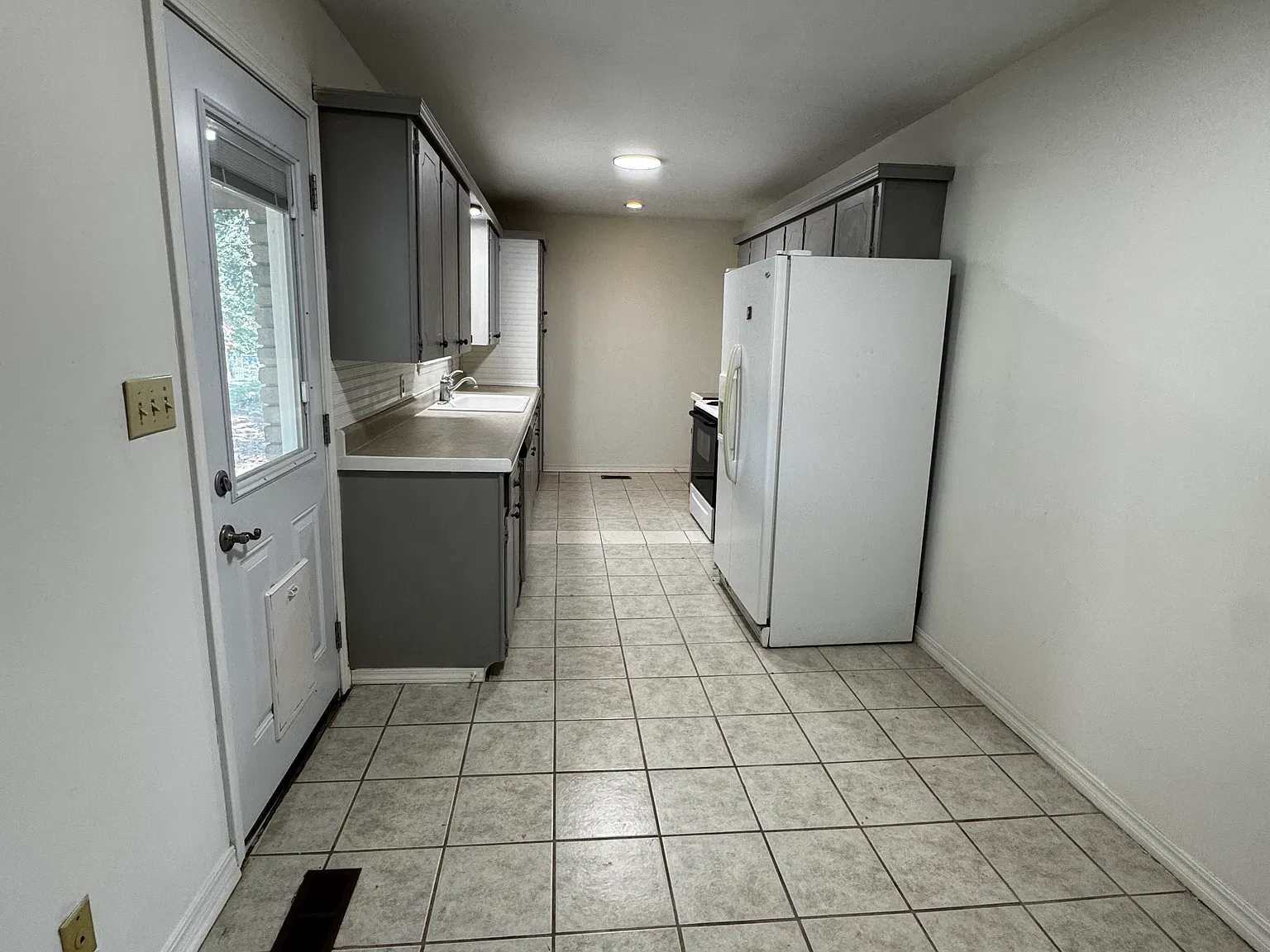 2 bed, 900 sqft, $1,350 — Photo 4