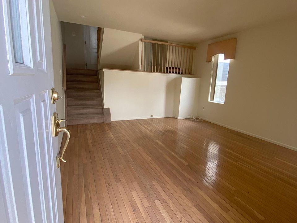1st image of 34 Latourette Ln #2