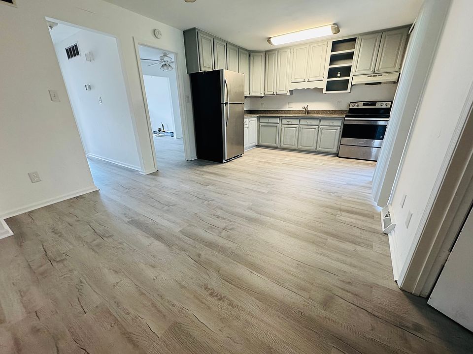 1st image of 21 Forest Creek Dr