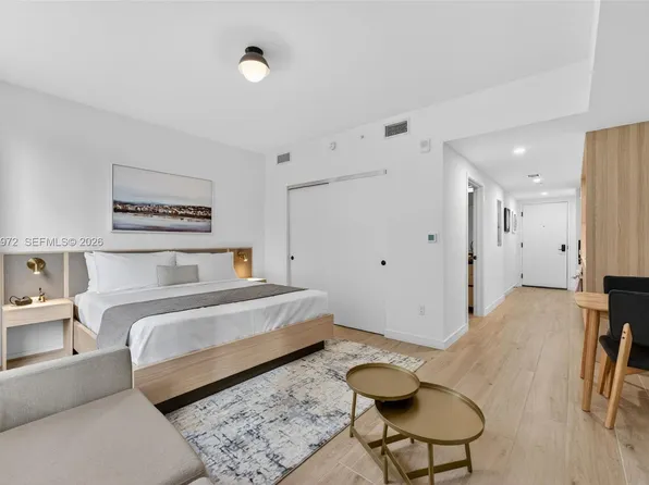 225 N Miami Ave #308, Miami, FL 33128