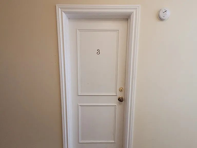 Reeves Apartments — Photo 17