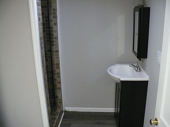 5th image of 923 S Rogers St #5