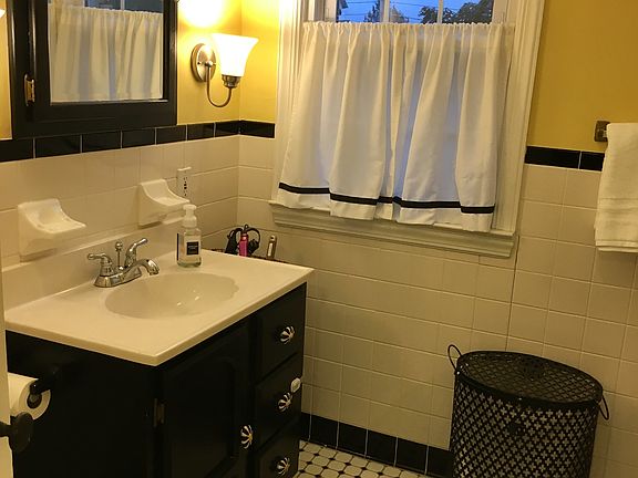 Second floor full bath