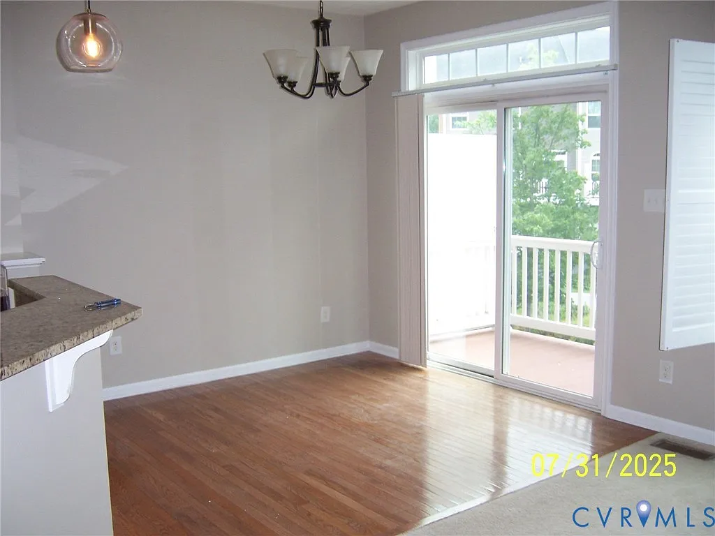 4 bed, 4.0 bath, 2892 sqft, $3,100 — Photo 4