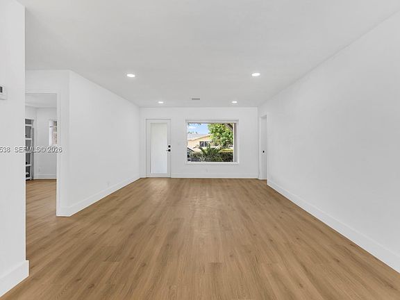 5th image of 327 SE 2nd Ave