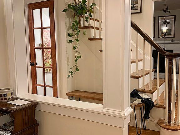 Dining/hallway