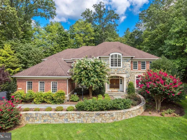 7814 Crownhurst Ct, McLean, VA 22102