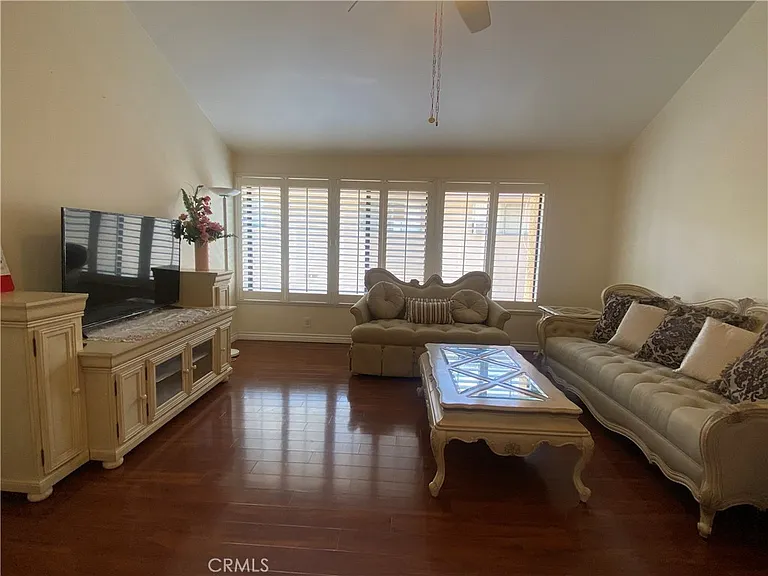 1015 Arcadia Ave — Photo 5