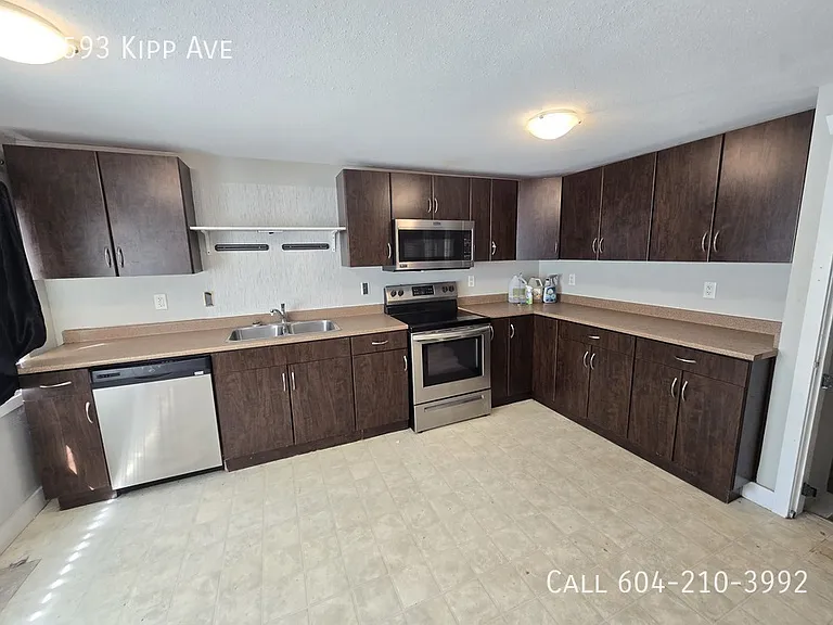 45593 Kipp Ave — Photo 2