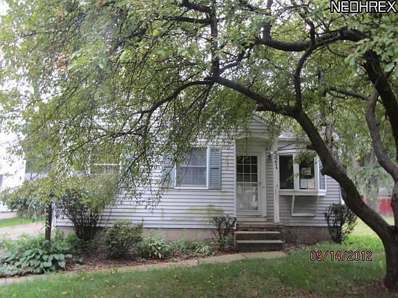 2nd image of 521 Eastern Heights Blvd