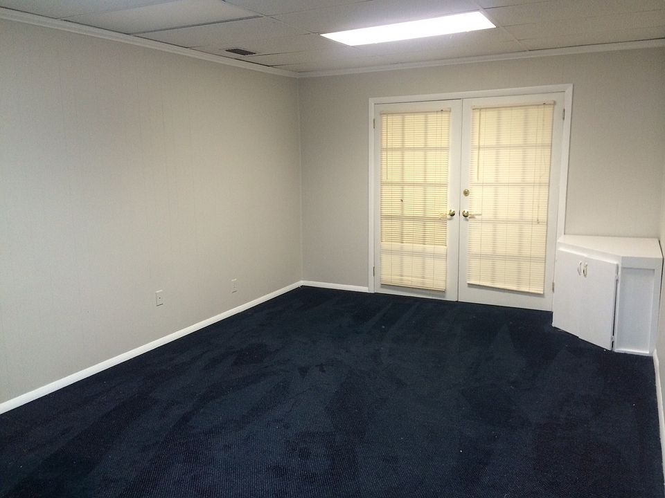 2nd image of 2419 Hollywood Blvd #B