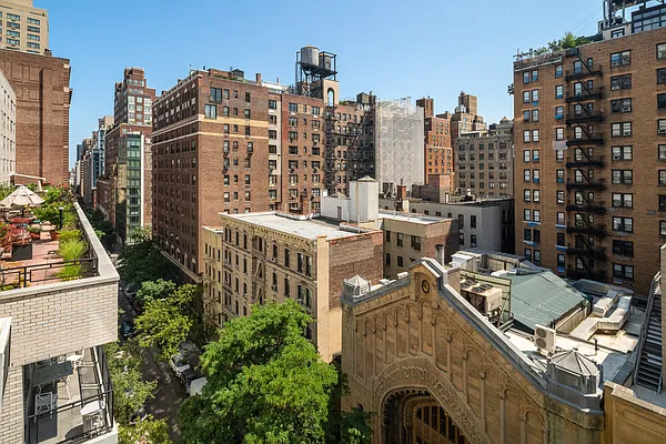 Sold by Douglas Elliman | media 23