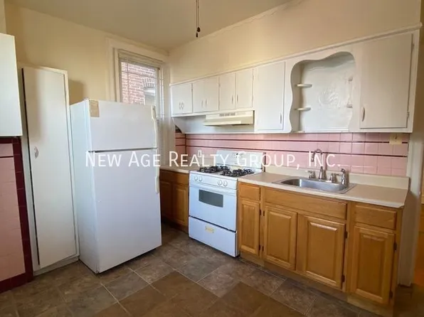 453 S 60th St #2F, Philadelphia, PA 19143