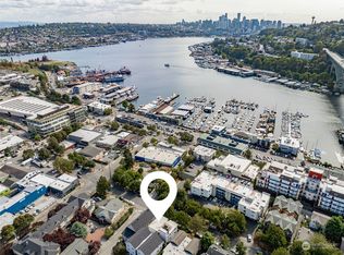 952 N 35th St APT 202, Seattle, WA 98103