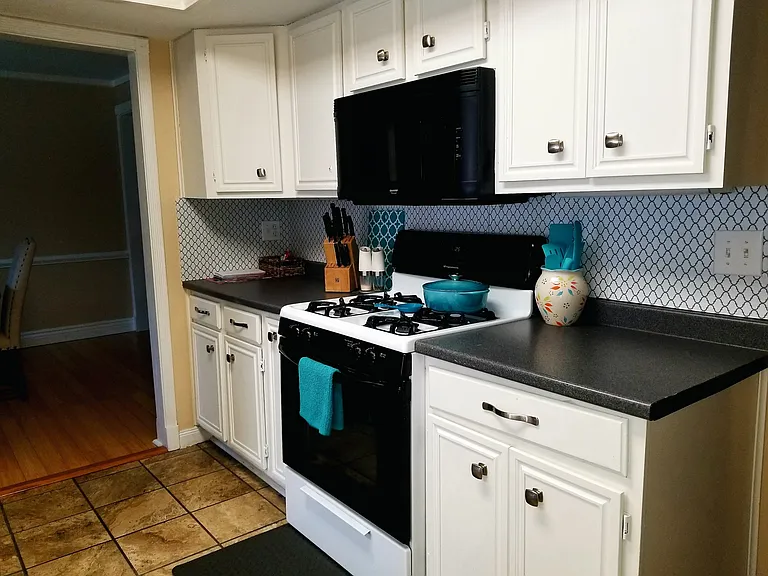 1405 Wind Cave Cir — Photo 2
