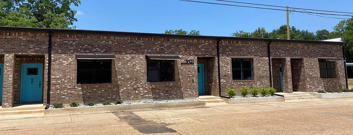 Building Photo - 901 Broadway Blvd #106