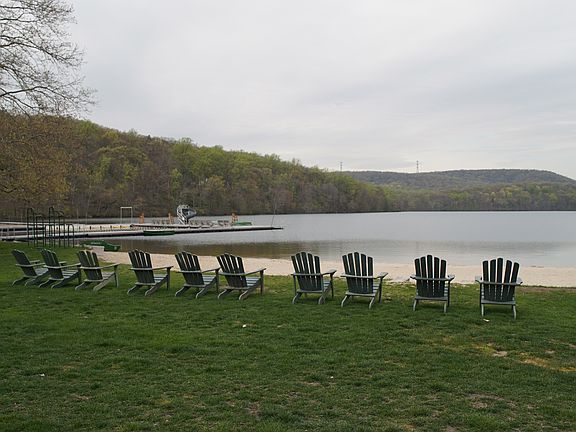 Beautiful Lake Valhalla