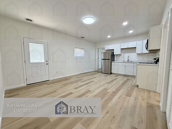 5th image of 307 Honeysuckle Dr #B