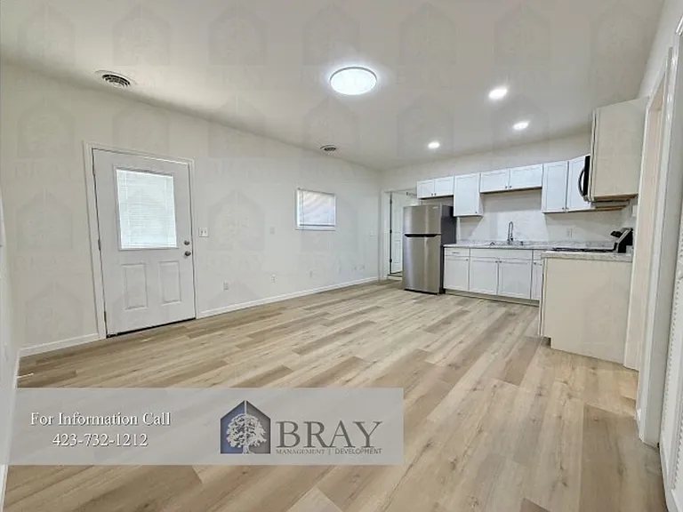 307 Honeysuckle Dr — Photo 5