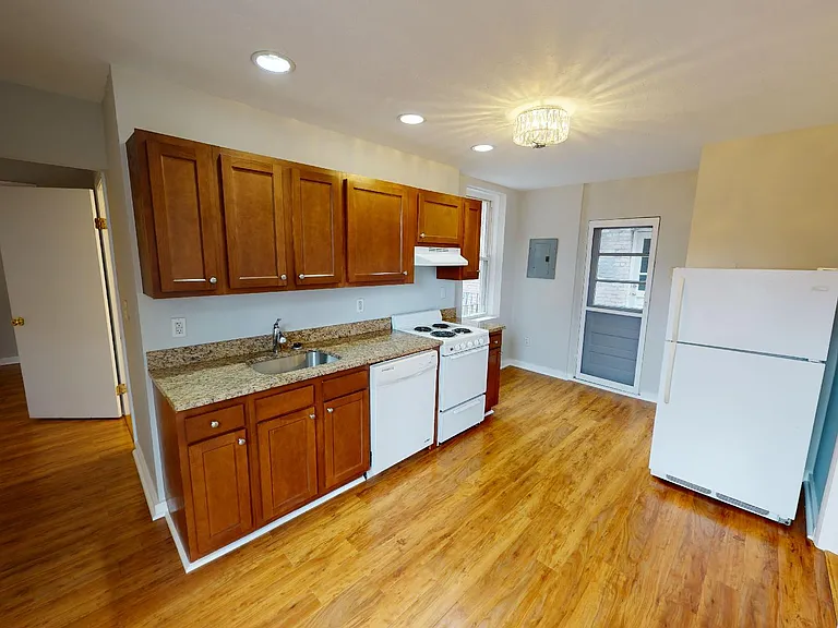 224 Hanover St #15 — Photo 1