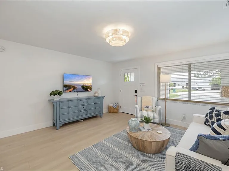 4525 Fluvia Ave — Photo 6