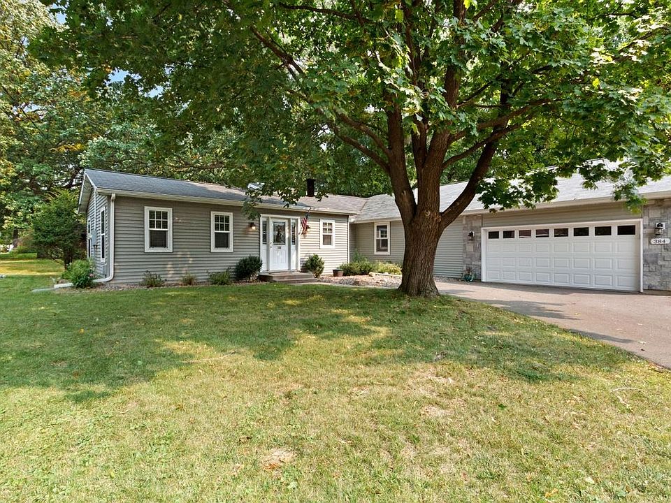 1st image of 384 Warner Ave S