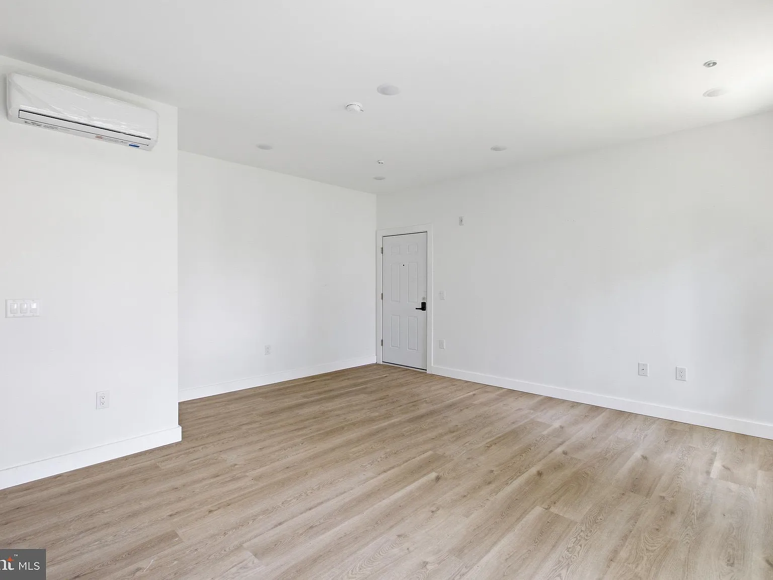 1 bed, $1,750 — Photo 3