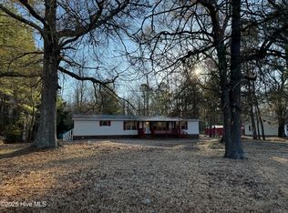 1128 Comfort Rd, Richlands, NC 28574