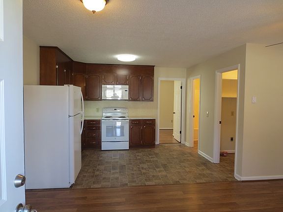 4th image of 720 Kincaid Cir APT 2