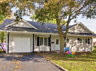 561 Manor Ave, Grayslake, IL 60030