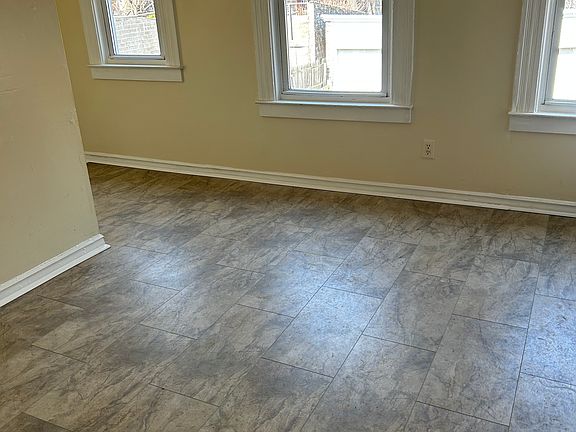 3rd image of 191 Edgewood Ave Floor 2