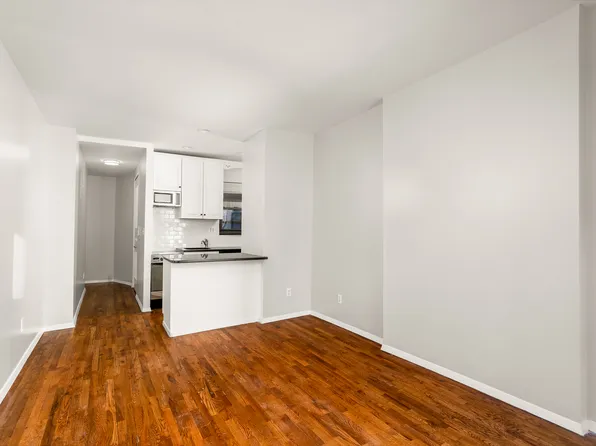 160 East 91st Street image 2 of 15