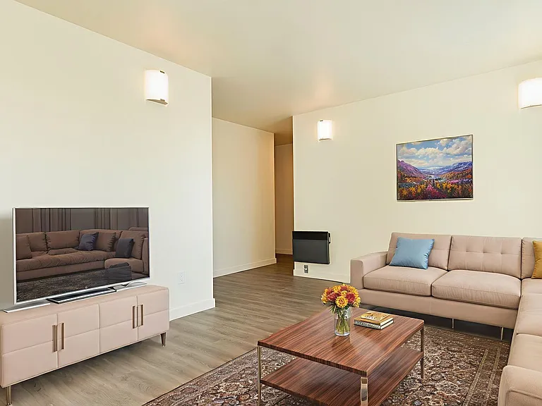 Luke Apartments — Photo 20