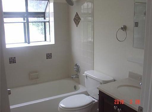 3rd image of 5931 Ithaca Cir W