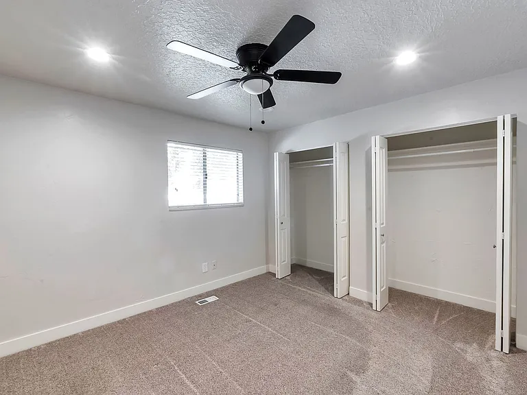 2151 W 300 N — Photo 12