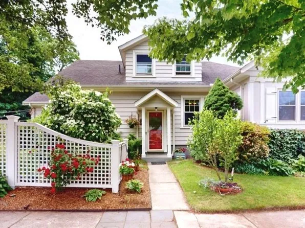 130 Grace St, Cranston, RI 02910