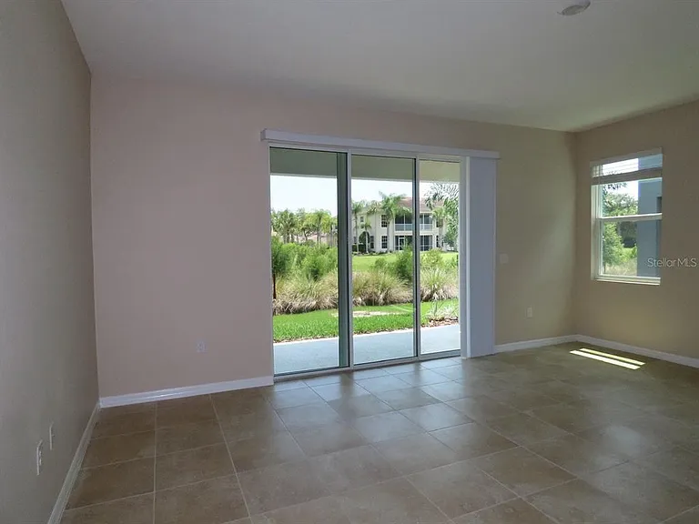 8725 Daydream St — Photo 4