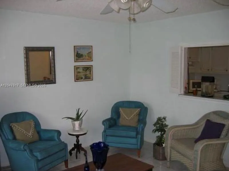 Sussex Condo — Photo 4